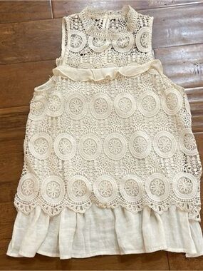 Entro vintage Cream Crochet Lace top